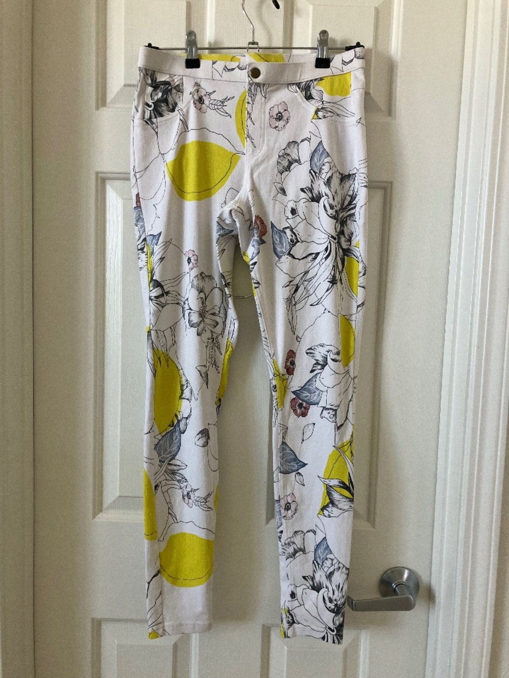 Zeza B White Stretch Pants with Floral Print, Size Mediunm